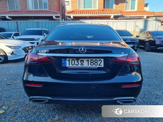 Mercedes-Benz E-Class W213 2021 Черный из Кореи, фото 4