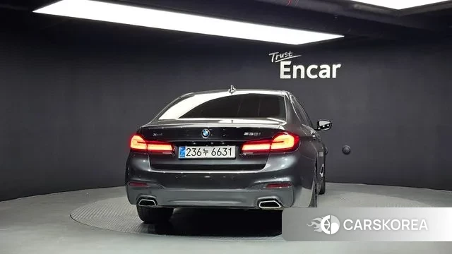 BMW 5 Series (G30) id 3351414 из Кореи 14