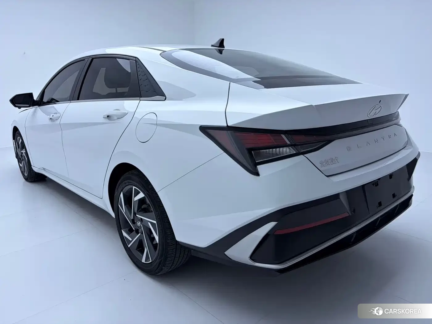 Hyundai Elantra id 4576357 из Китая 10