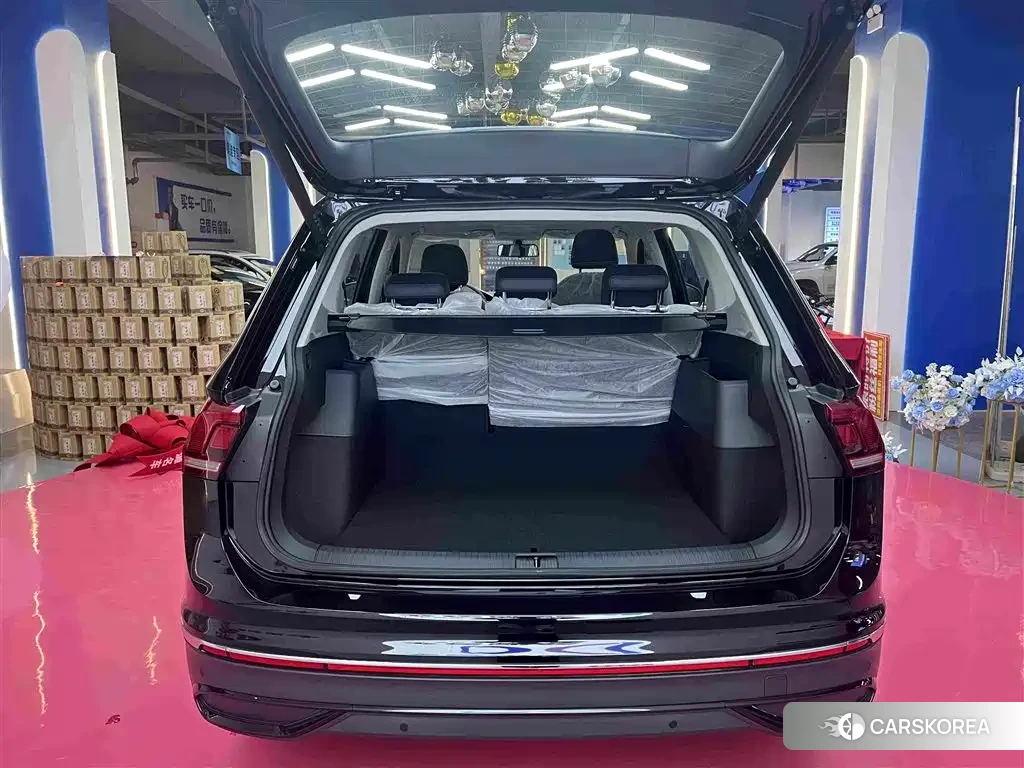 Volkswagen Tiguan L id 4547274 из Китая 17