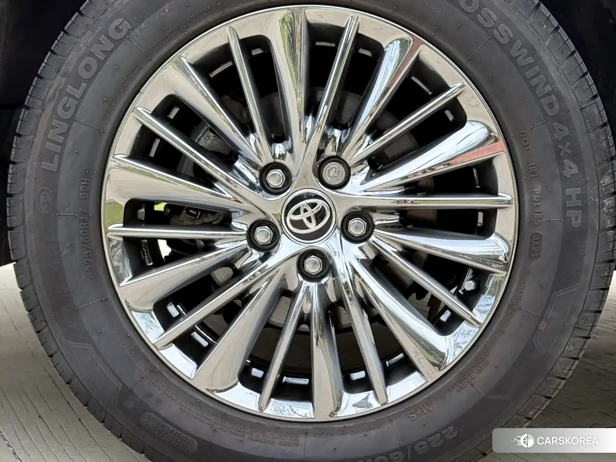 Toyota Elfa id 4654470 из Китая 12
