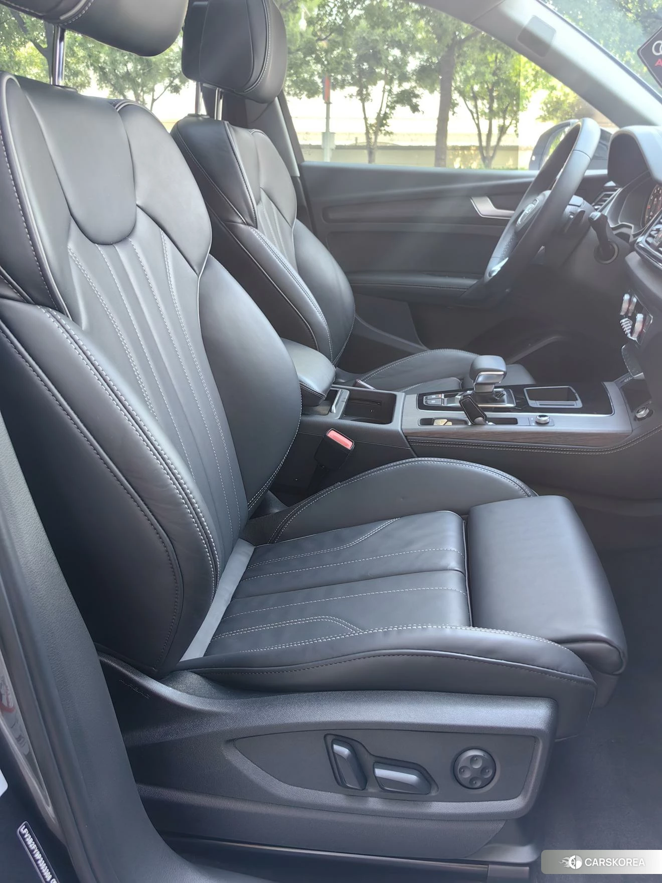 Audi Q5L id 4426578 из Китая 22