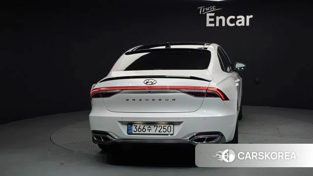 Hyundai The New Grandeur IG Hybrid id 4350910 из Кореи 30