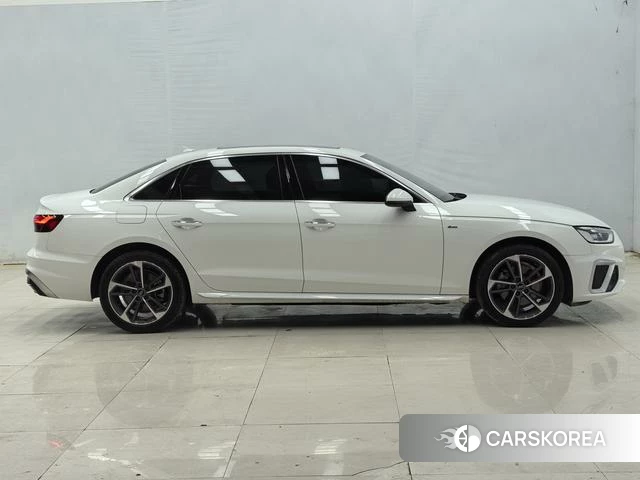 Audi A4L id 4391988 из Китая 10