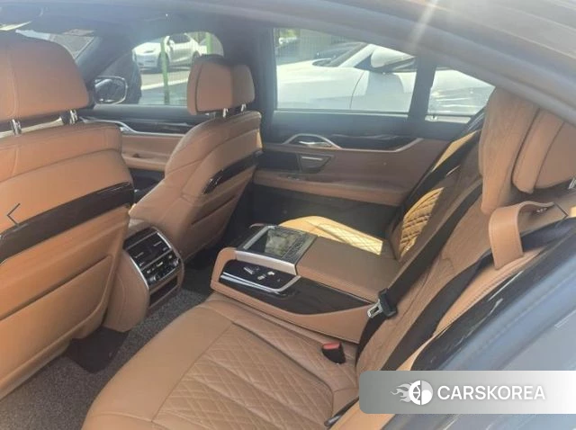 BMW 7 Series (G11) 2022 Серебристо-серый из Кореи, фото 4