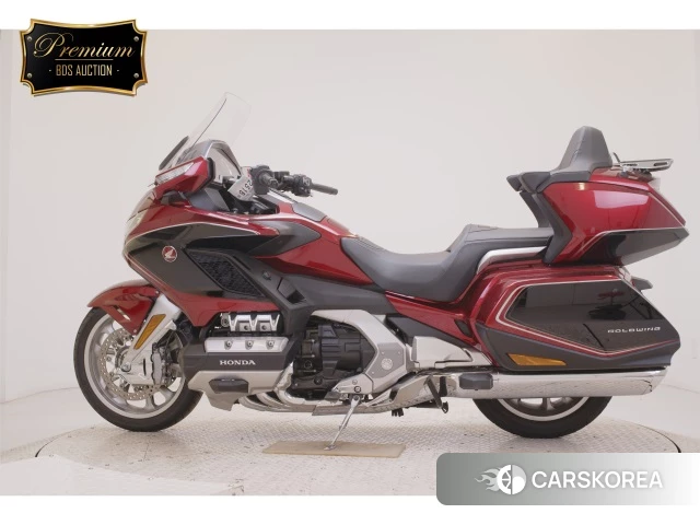Проданный Honda GL1800 TOUR DCT 2019 из Японии