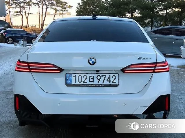 BMW 5 Series (G60) 2024 Белый из Кореи, фото 4