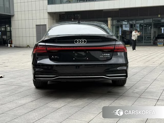 Audi A7L 2025 Черный из Китая, фото 6