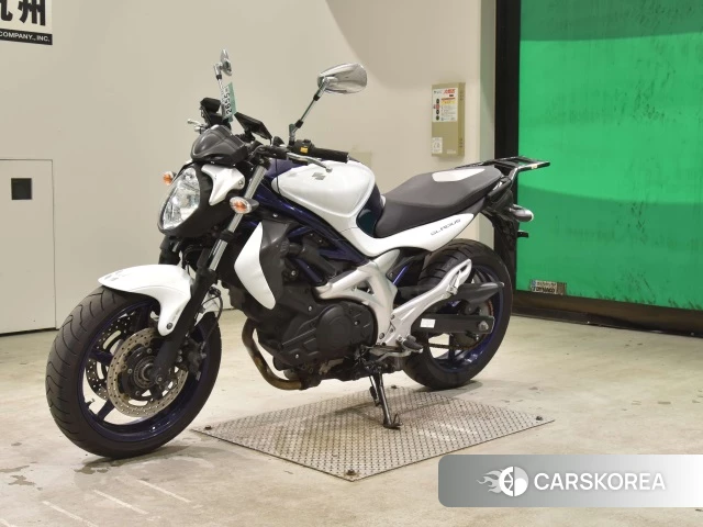 Проданный Suzuki GLADIUS 400 2010 из Японии, фото 2