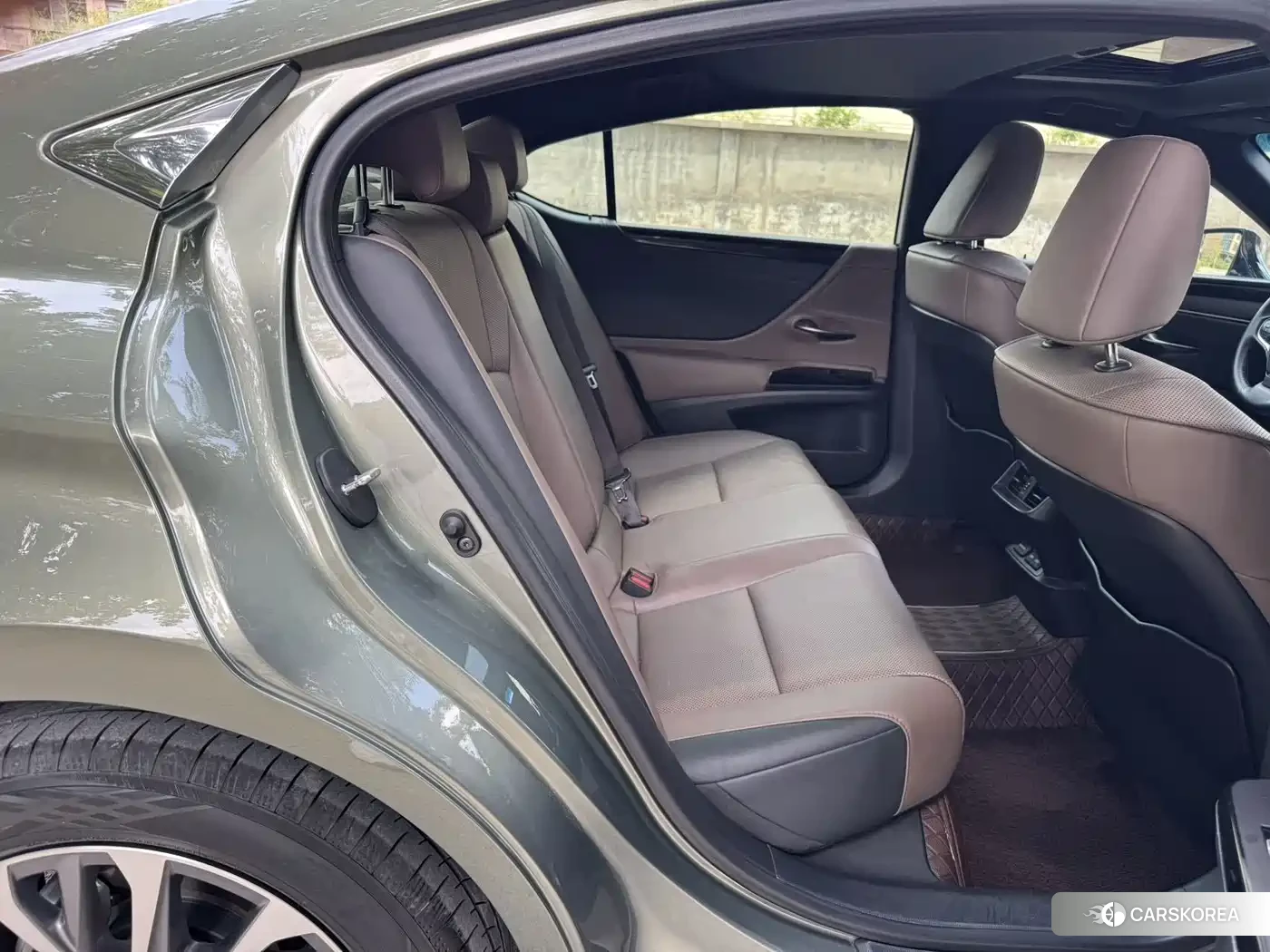 Lexus ES id 4576611 из Китая 7
