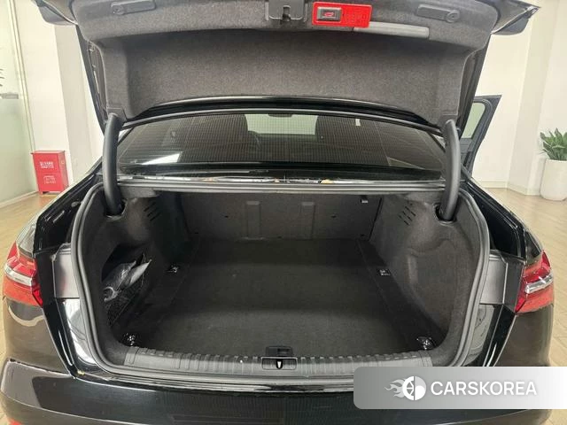 Audi A6L 2023 Черный из Китая, фото 6