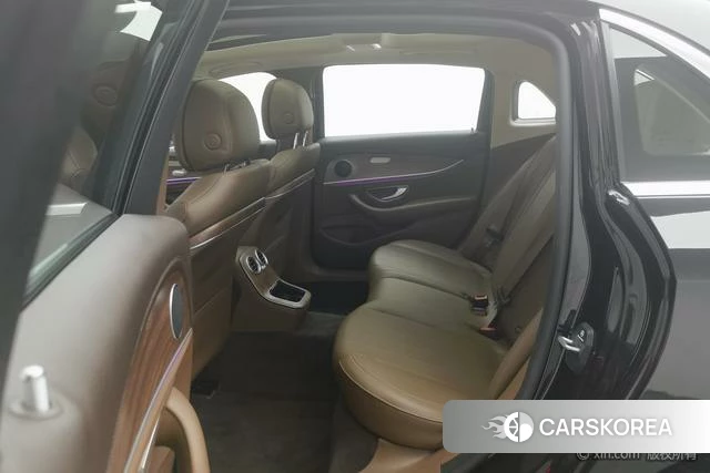 Mercedes-Benz E-class id 4261574 из Китая 18