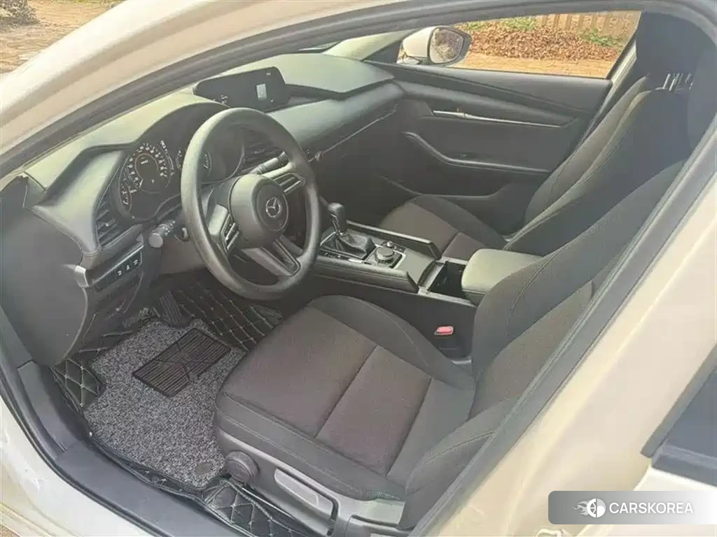 Mazda 3 2022 Белый из Китая, фото 4