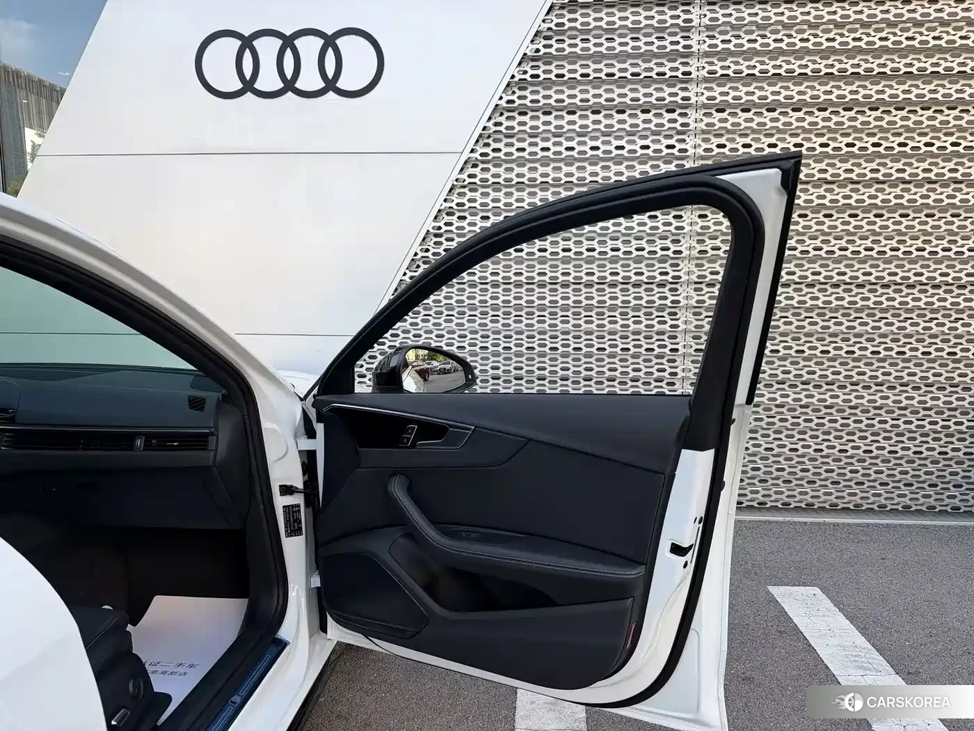 Audi A4L id 4681179 из Китая 16