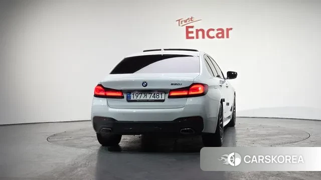 BMW 5 Series (G30) id 3616139 из Кореи 14