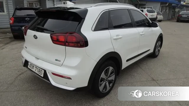 Kia Niro id 3695392 из Кореи 14