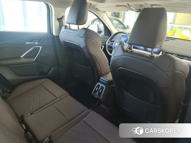 BMW X2 (import) 2025 Серебристо-серый из Китая, фото 4