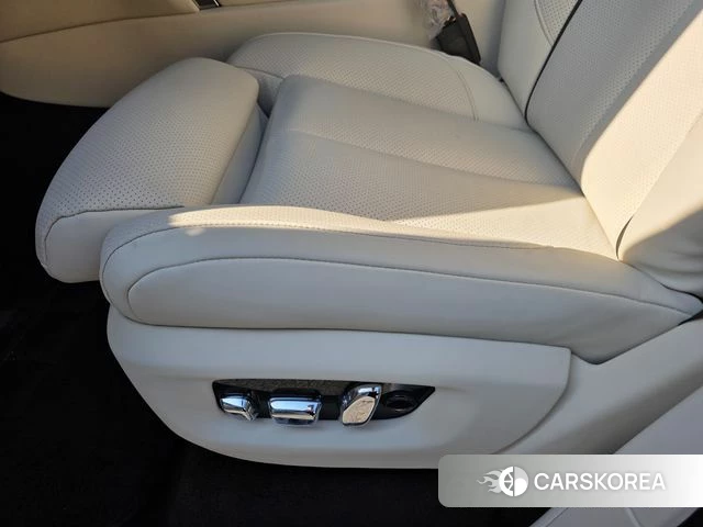 Rolls-Royce Cullinan id 4435175 из Кореи 10