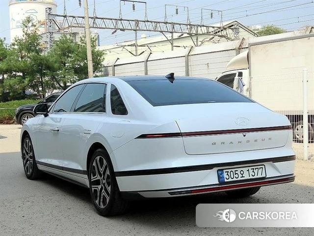 Hyundai Grandeur (GN7) id 3940605 из Кореи 14