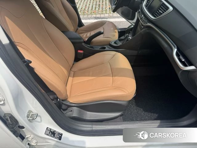 Buick Yuelang id 4209519 из Китая 8