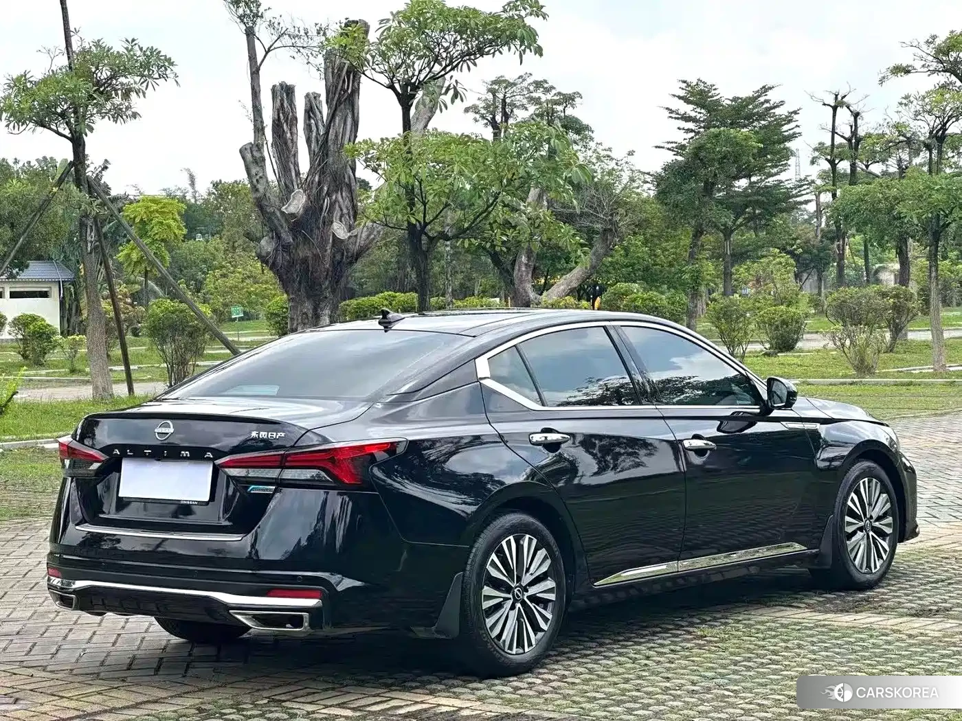 Nissan Altima 2023 Черный из Китая, фото 4