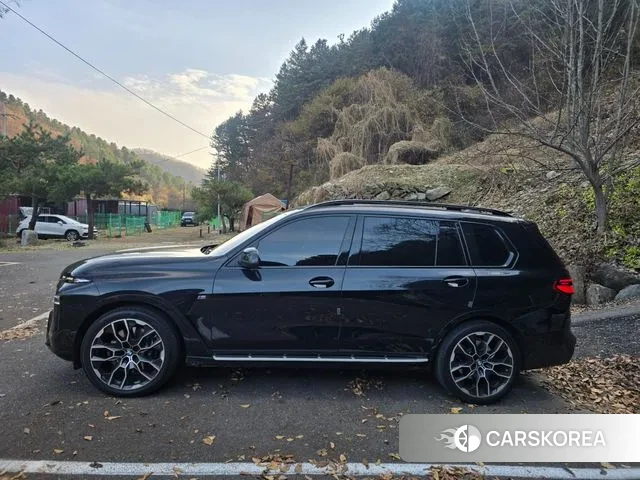 BMW X7 (G07) 2023 Черный из Кореи, фото 4