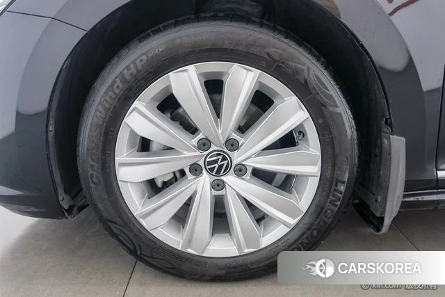 Volkswagen Passat id 4258514 из Китая 18