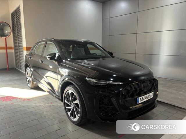 Audi Q5 (80A) 2025 Черный из Кореи, фото 4