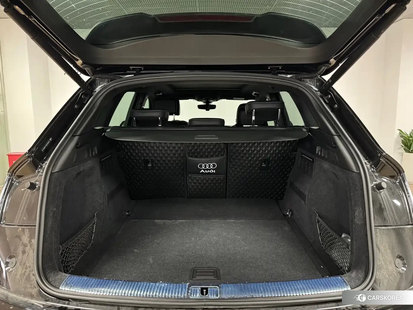 Audi Q5L 2025 Черный из Китая, фото 6