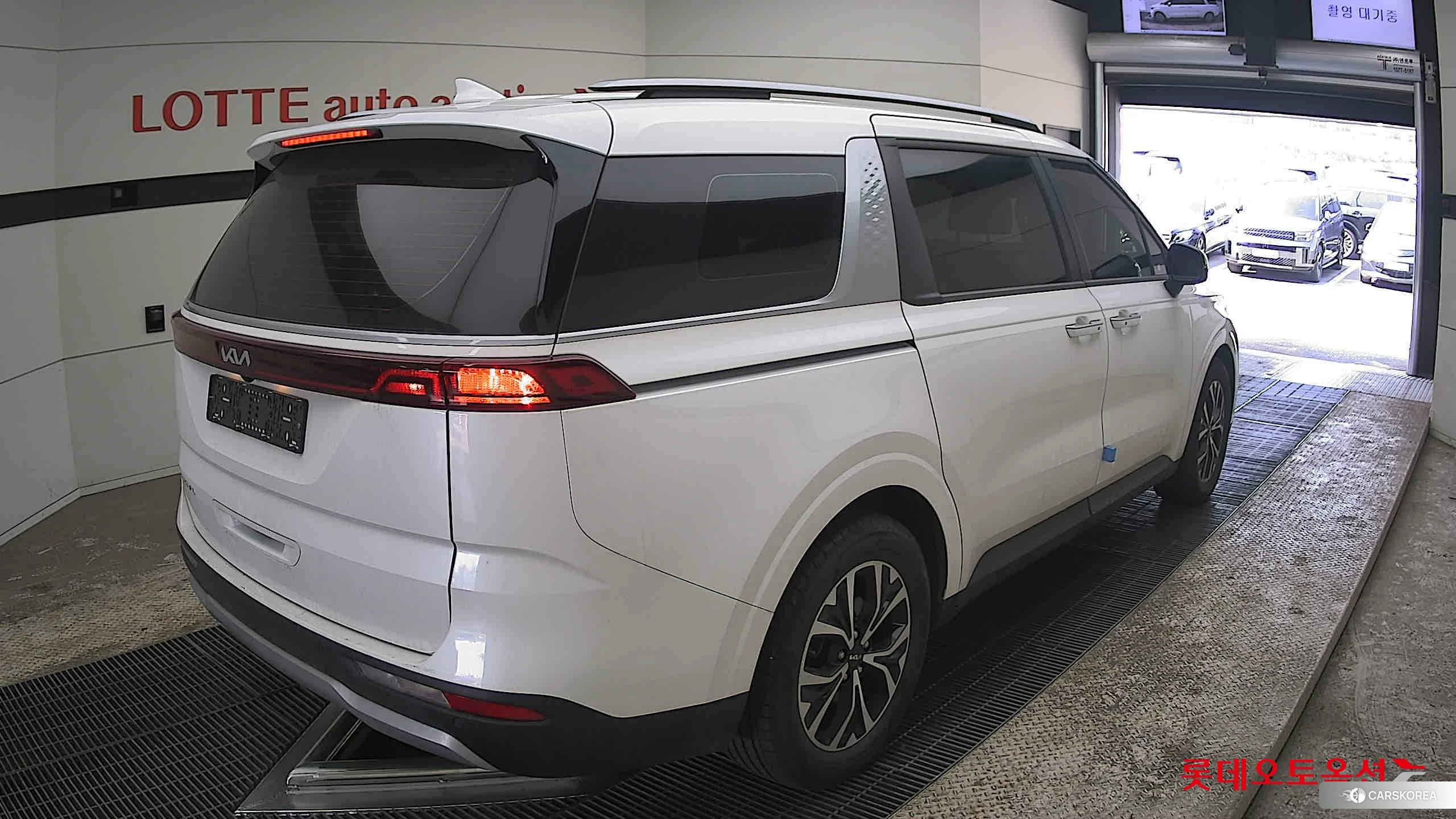 Kia Carnival id 3882091 из Кореи 30