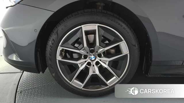 BMW 5 Series (G60) id 4499871 из Кореи 29
