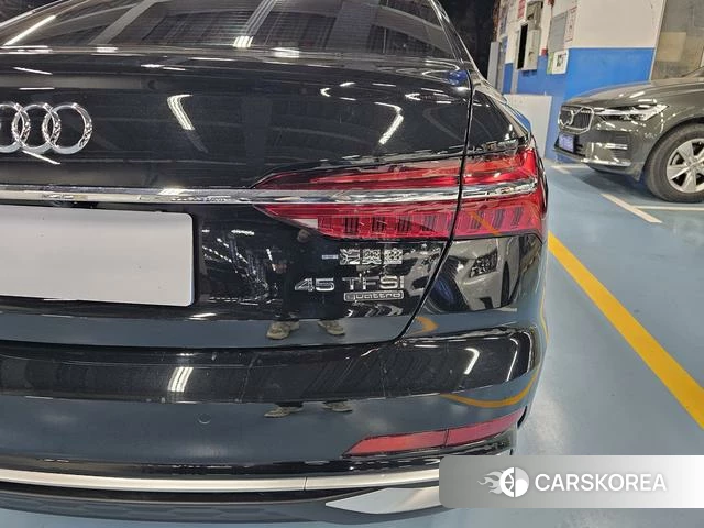 Audi A6L id 4239994 из Китая 19