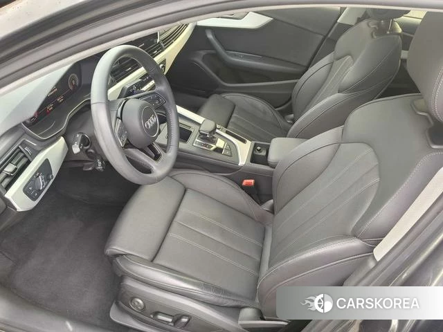 Audi A4L 2021 Темно-серый из Китая, фото 5
