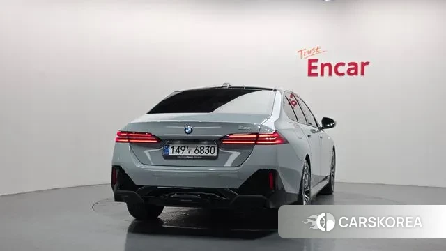 BMW 5 Series (G60) id 3511997 из Кореи 14
