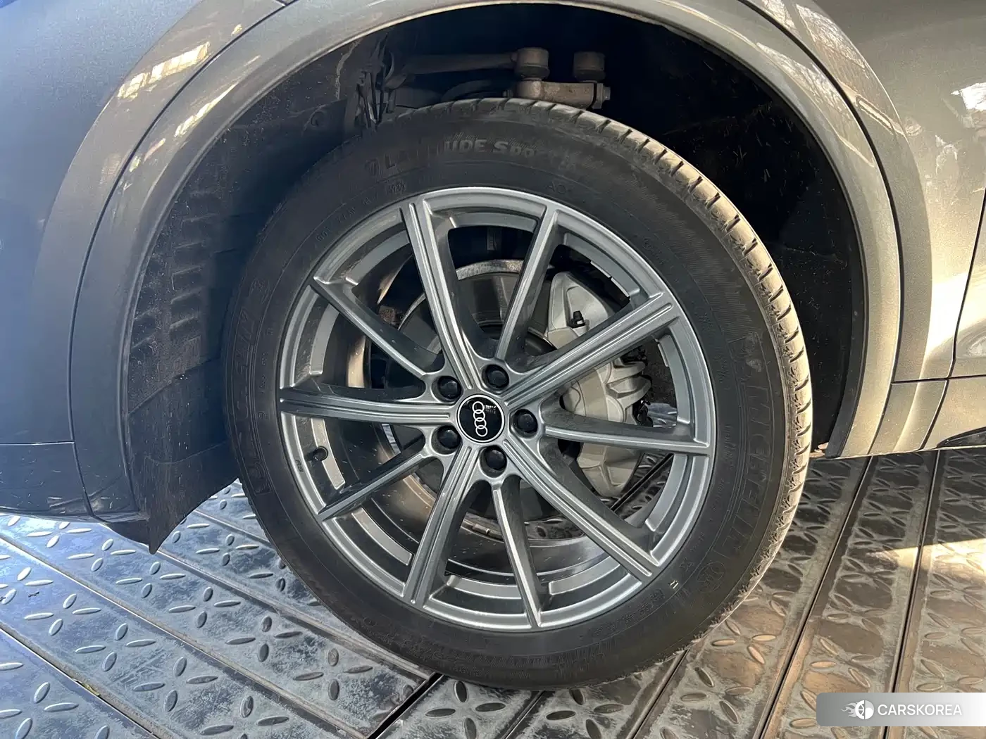 Audi Q5L id 4539182 из Китая 12