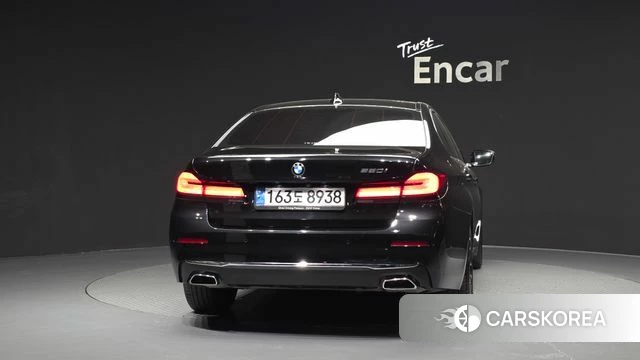BMW 5 Series (G30) id 4433942 из Кореи 27