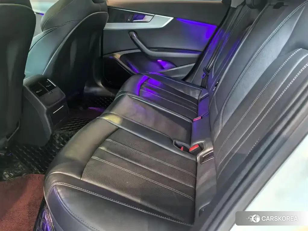 Audi A4L id 4548238 из Китая 12