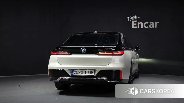 BMW 7 Series (G70) id 4584636 из Кореи 32