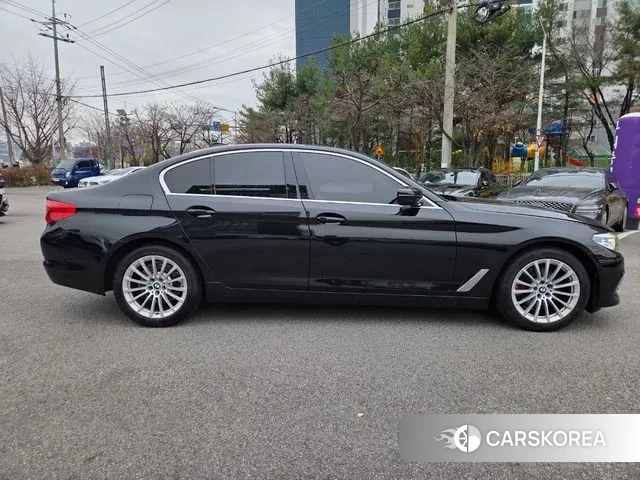 BMW 5 Series (G30) id 3425495 из Кореи 14