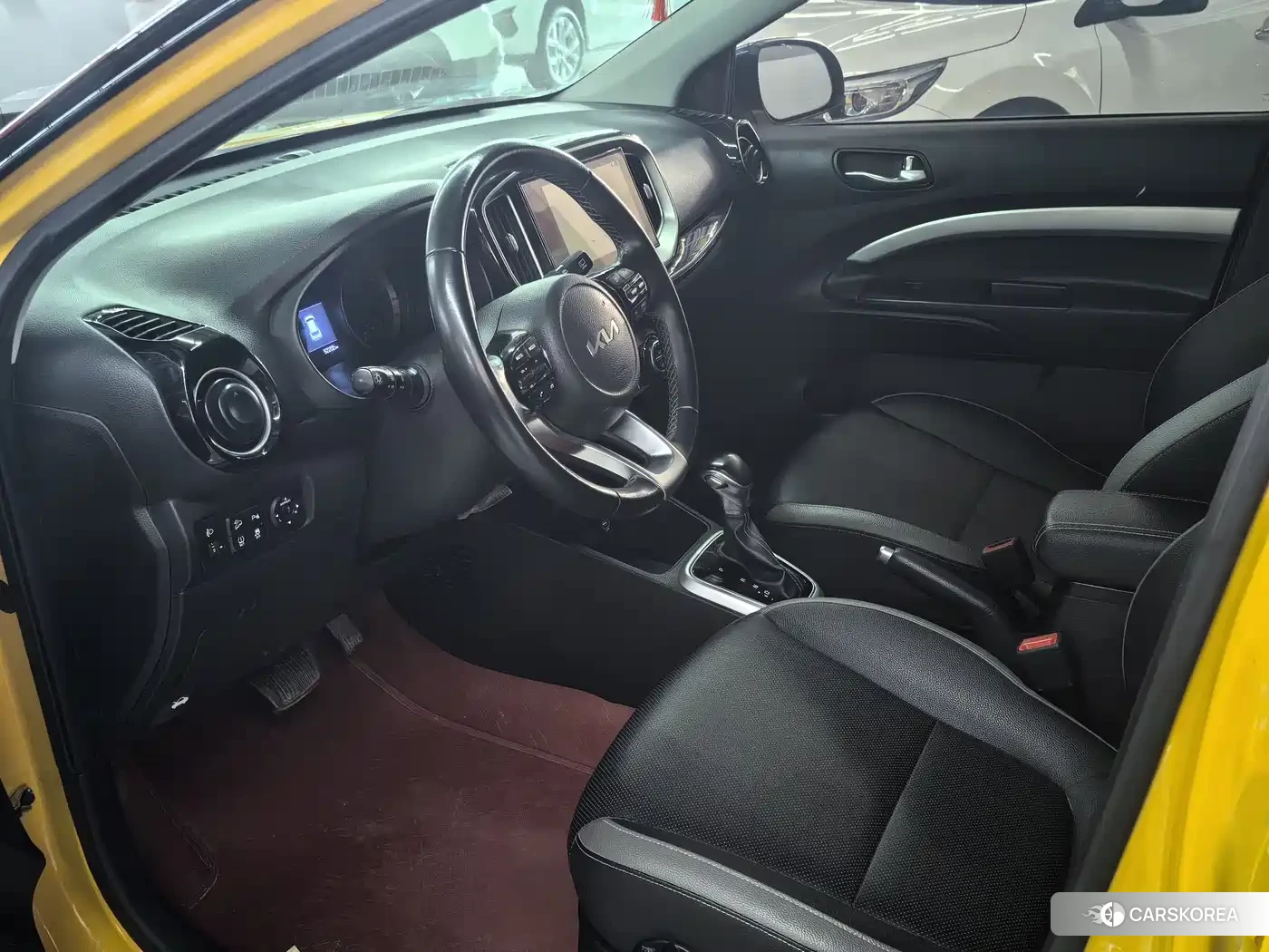 Kia KX1 2022 Yellow/orange из Китая, фото 4