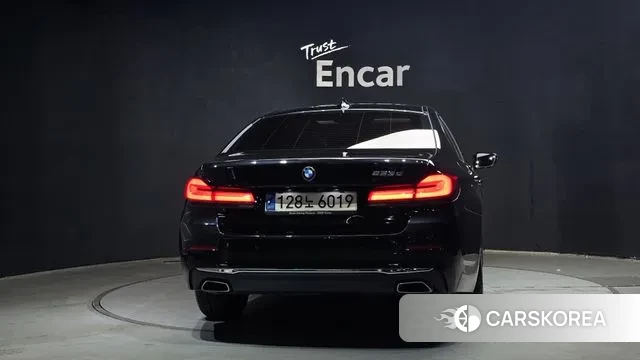 BMW 5 Series (G30) id 2895941 из Кореи 14