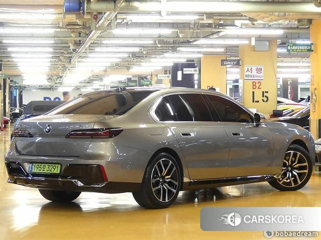 BMW 7 Series (G70) id 4315077 из Кореи 14