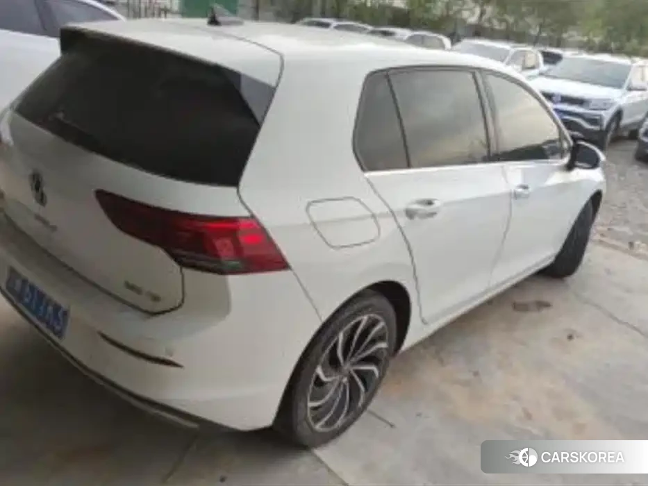 Volkswagen Golf 2024 Белый из Китая, фото 4
