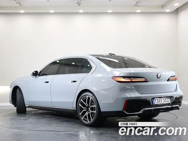 BMW 7 Series (G70) id 2691288 из Кореи 4