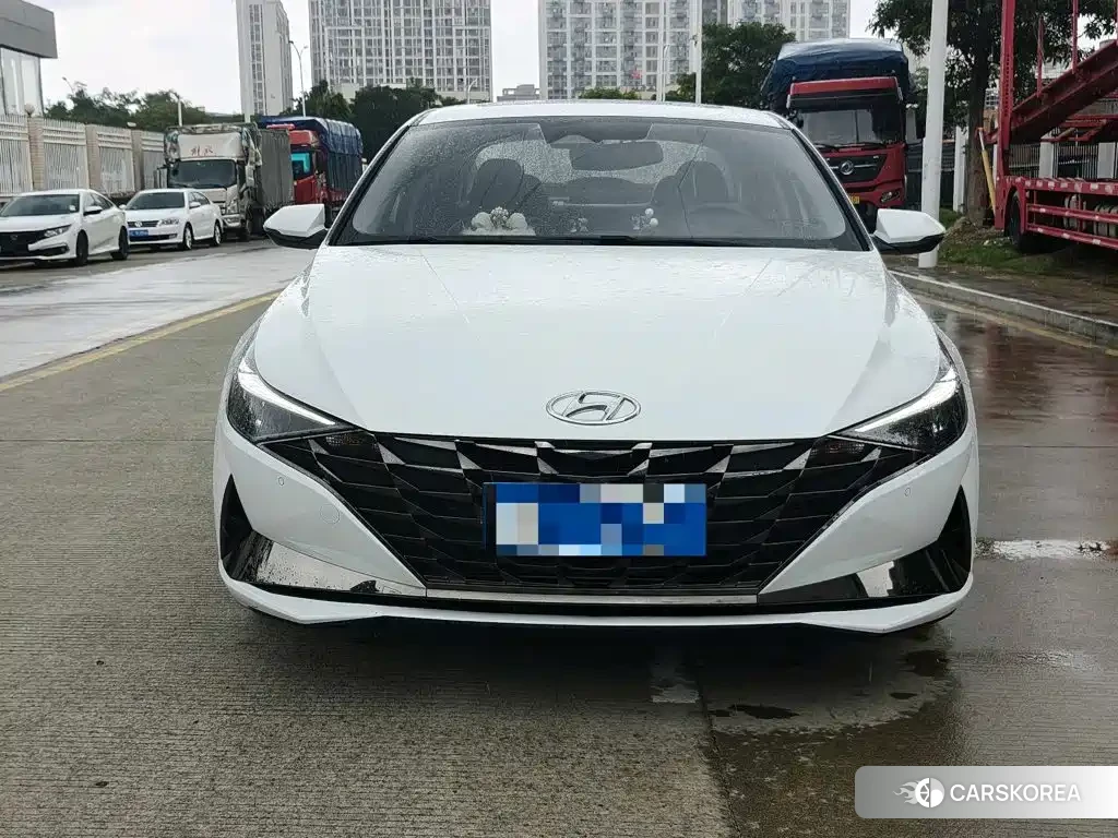 Hyundai Elantra 2023 Белый из Китая, фото 4
