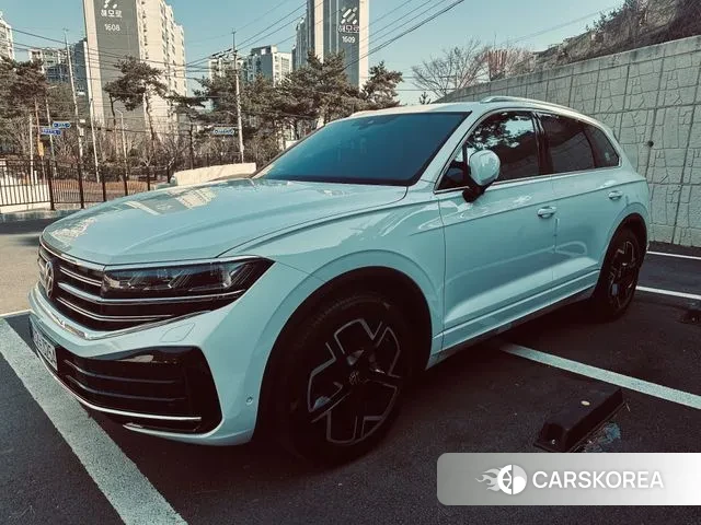 Volkswagen Touareg 3rd generation 2025 Белый из Кореи, фото 4