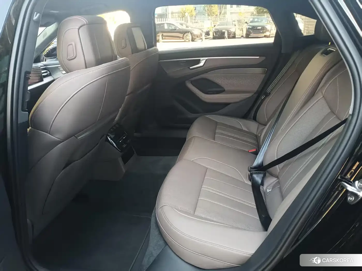 Audi A6L 2026 Черный из Китая, фото 4