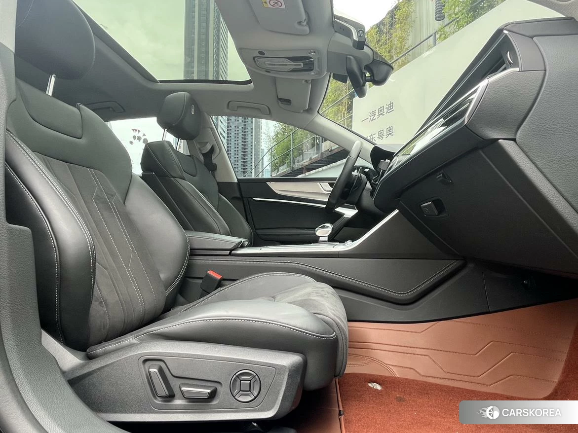Audi A7L id 4479352 из Китая 11