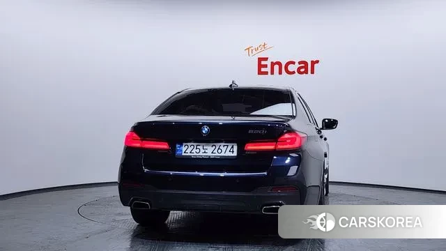 BMW 5 Series (G30) id 3523918 из Кореи 14