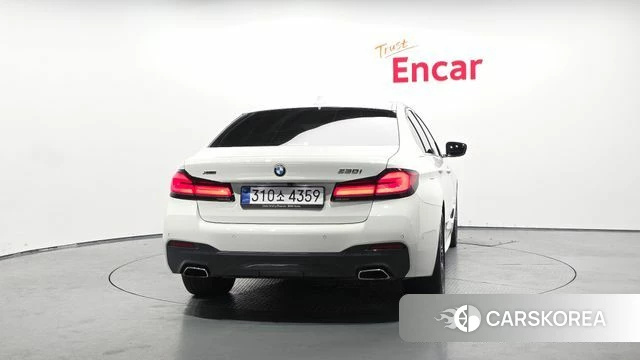 BMW 5 Series (G30) id 4480954 из Кореи 14